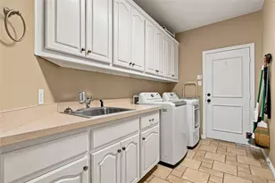 2105 Heather Ridge Ct, Flower Mound, TX 75028 - Photo 10