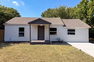 1418 Moss St, Gainesville, TX 76240 - Photo 1