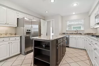 924 McCoy Drive, Irving, TX 75062 - Photo 4
