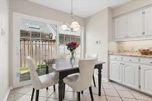 924 McCoy Dr, Irving, TX 75062 - Photo 10