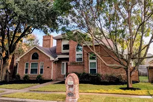 924 McCoy Dr, Irving, TX 75062 - Photo 1