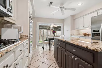 924 McCoy Drive, Irving, TX 75062 - Photo 8