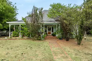 210 S Corporation St, Hillsboro, TX 76645 - Photo 2