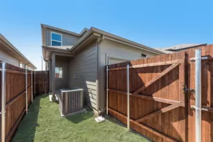 3029 Strawberry Farm Ln, Fort Worth, TX 76140 - Photo 16