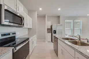 3029 Strawberry Farm Ln, Fort Worth, TX 76140 - Photo 6