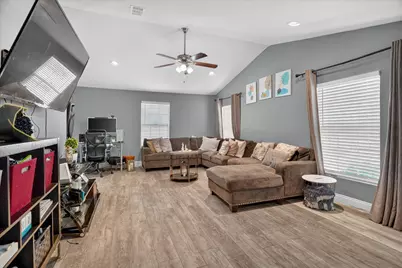 5712 Dana Drive, Haltom City, TX 76117 - Photo 4