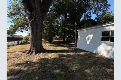 3802 Poinsettia Drive, Dallas, TX 75211 - Photo 16