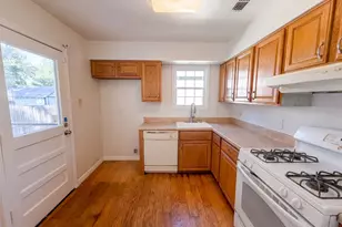 3802 Poinsettia Dr, Dallas, TX 75211 - Photo 2