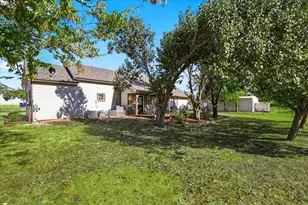 5855 Ge Horton Rd, Justin, TX 76247 - Photo 26