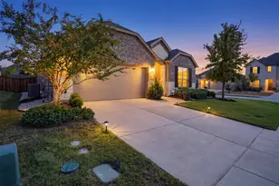 2700 Gillingham Ln, McKinney, TX 75071 - Photo 2