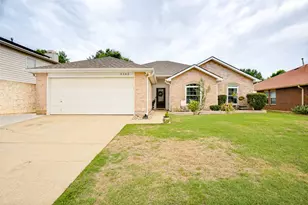 3302 Cliff Oaks Dr, Corinth, TX 76210 - Photo 2