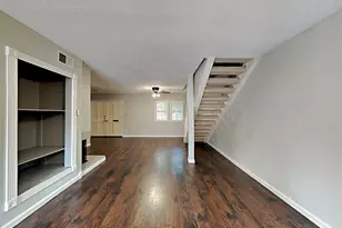 462 Westview Terrace, Arlington, TX 76013 - Photo 2