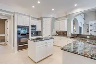 6800 Oak Hill Dr, Fort Worth, TX 76132 - Photo 12