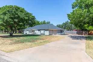 1842 Elmwood Dr, Abilene, TX 79605 - Photo 2