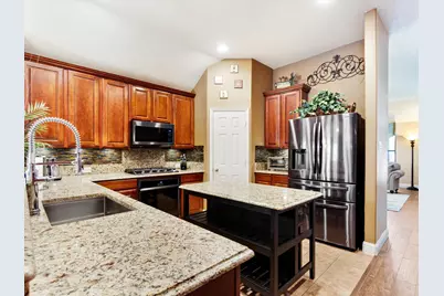 2703 Cove Drive, Grand Prairie, TX 75054 - Photo 10