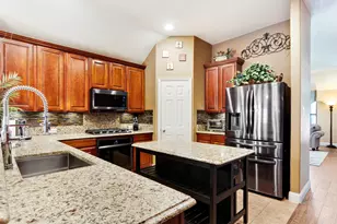 2703 Cove Dr, Grand Prairie, TX 75054 - Photo 10