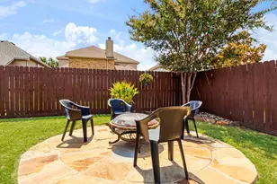 2703 Cove Dr, Grand Prairie, TX 75054 - Photo 26