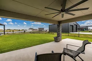 198 Spanish Moss Trl, Rhome, TX 76078 - Photo 4