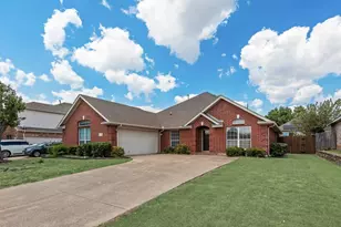 1113 Noblewood Dr, Glenn Heights, TX 75154 - Photo 2