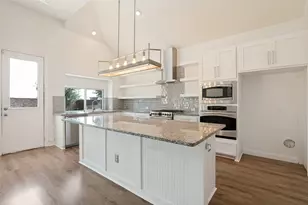 703 Waterlane Dr, Mansfield, TX 76063 - Photo 4