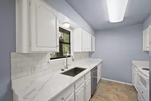 1729 W Doyle St, Granbury, TX 76048 - Photo 14