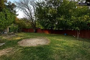 4408 Hunter St, Haltom City, TX 76117 - Photo 6