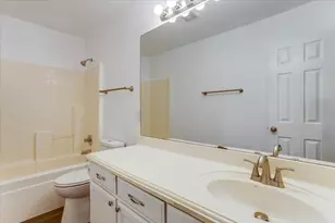 1025 Jessica Dr, Burleson, TX 76028 - Photo 26