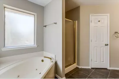 1025 Jessica Drive, Burleson, TX 76028 - Photo 16