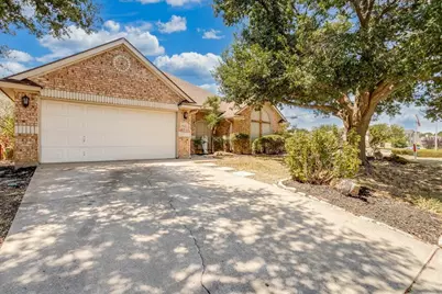 1025 Jessica Drive, Burleson, TX 76028 - Photo 4