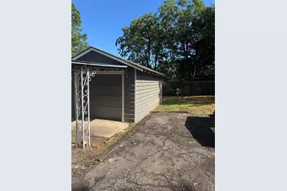 1000 Stuart, Denton, TX 76209 - Photo 2