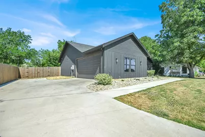 928 Country Club Road, Cleburne, TX 76033 - Photo 32