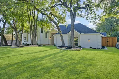801 Highwoods Trail, Fort Worth, TX 76112 - Photo 2