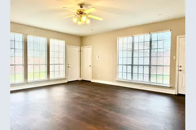 8300 Charleston Street, Irving, TX 75063 - Photo 18