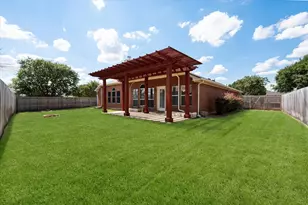 200 Arrowhead Dr, Burleson, TX 76028 - Photo 2
