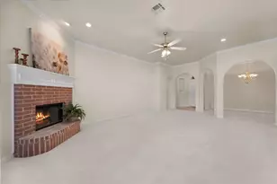 200 Arrowhead Dr, Burleson, TX 76028 - Photo 6