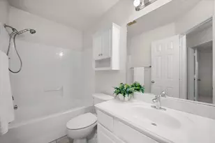 200 Arrowhead Dr, Burleson, TX 76028 - Photo 22