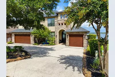 182 April Waters Drive N, Montgomery, TX 77356 - Photo 2