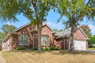 2809 Hollow Ridge Dr, Denton, TX 76210 - Photo 2
