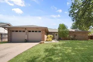 2709 Burnwood Ct, Arlington, TX 76016 - Photo 2