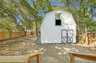 825 W Nelson St, Denison, TX 75020 - Photo 24