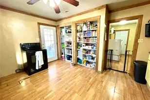209 N Bowie St, Jacksboro, TX 76458 - Photo 8