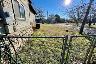 209 N Bowie St, Jacksboro, TX 76458 - Photo 22