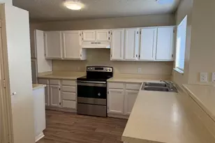 7551 Boxwood Ct, Fort Worth, TX 76133 - Photo 4