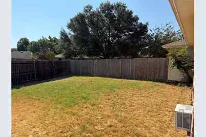 7551 Boxwood Court, Fort Worth, TX 76133 - Photo 12