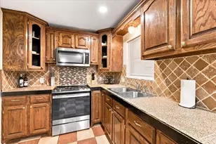 1813 Barron Ln, Fort Worth, TX 76112 - Photo 10