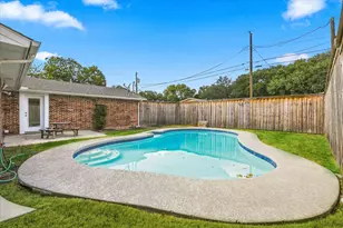 1405 Wind Cave Cir, Plano, TX 75023 - Photo 2