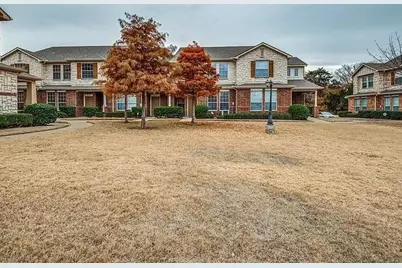 2742 Olympic Park Drive, Grand Prairie, TX 75050 - Photo 2
