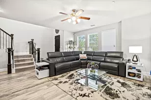 1012 Foxglove Dr, Carrollton, TX 75007 - Photo 6