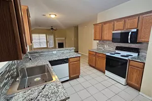 1237 Denise Ct, Lewisville, TX 75067 - Photo 2