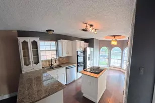 1454 Cromwell Ct, Lancaster, TX 75134 - Photo 6